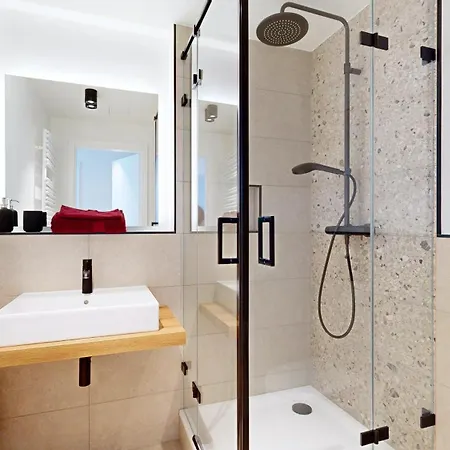 09 No8a Boardinghouse