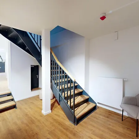 09 No8a Boardinghouse *